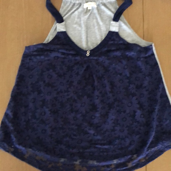 Bundle two tank tops navy and gray, green, white, gray. - Picture 1 of 6